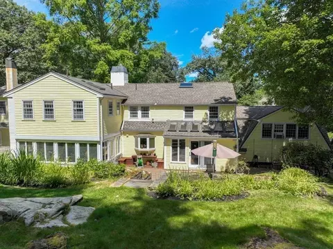Exterior - 10 Eaglehead Rd, Manchester, MA 01944 photo 8 of 8