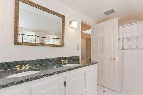 Bath - 10 Eaglehead Rd, Manchester, MA 01944 photo 1 of 2