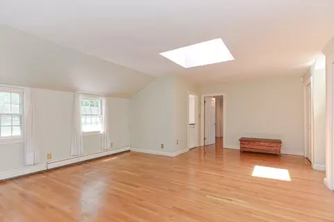 Bedroom - 10 Eaglehead Rd, Manchester, MA 01944 photo 1 of 6