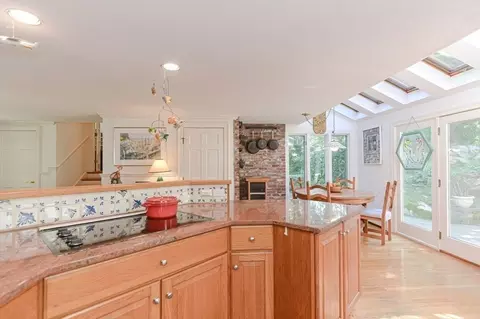 Kitchen - 10 Eaglehead Rd, Manchester, MA 01944 photo 3 of 3