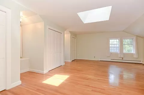 Bedroom - 10 Eaglehead Rd, Manchester, MA 01944 photo 2 of 6
