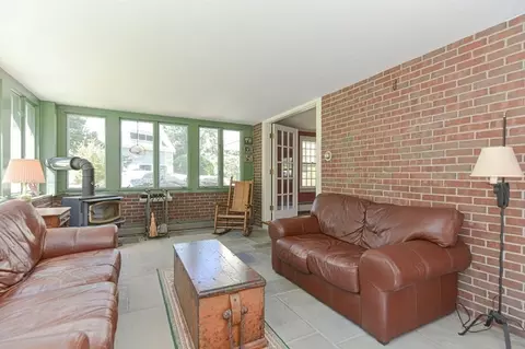 Exterior - 10 Eaglehead Rd, Manchester, MA 01944 photo 4 of 8