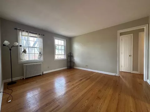 Living - 481 Cold Spring Ave #2A, West Springfield, MA 01089 photo 1 of 2