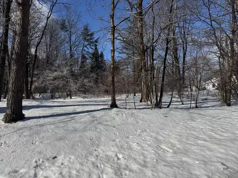 0 Pickett Ln, Greenfield, MA 01301