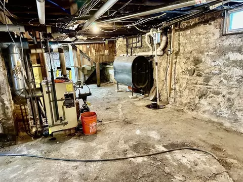 8 Ferdinand St, Worcester, MA 01603 photo 42