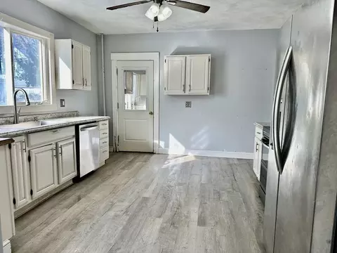 8 Ferdinand St, Worcester, MA 01603 photo 5