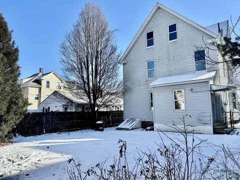 8 Ferdinand St, Worcester, MA 01603 photo 2
