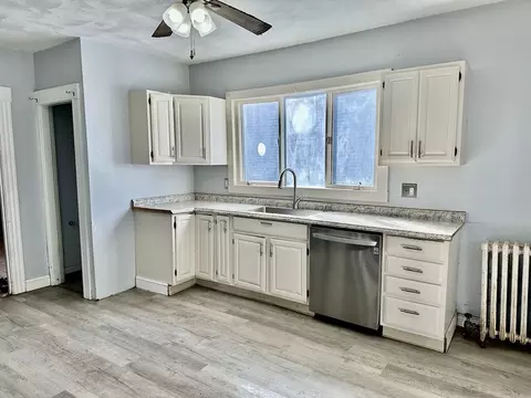 8 Ferdinand St, Worcester, MA 01603 photo 4