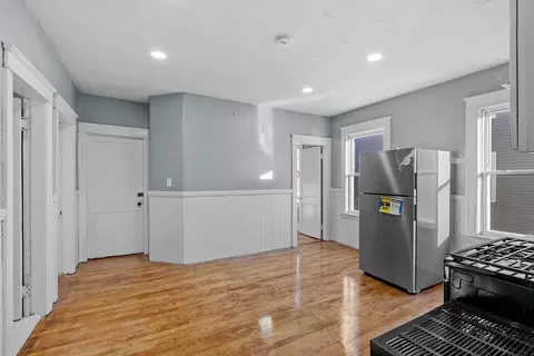 35 Arthur St, Worcester, MA 01604 photo 15