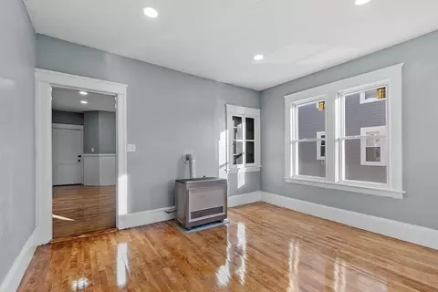 35 Arthur St, Worcester, MA 01604 photo 9