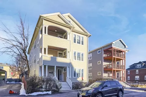 35 Arthur St, Worcester, MA 01604 photo 2