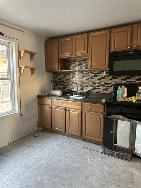 11 Foster St, Everett, MA 02149 photo 5