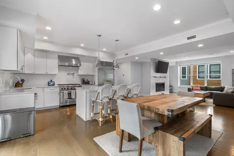 260 Gold St #201, Boston, MA 02127