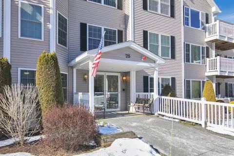 25 Greenleaves Dr #536, Amherst, MA 01002