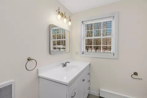 Bath - 532 Forest St, Methuen, MA 01844 photo 2 of 4
