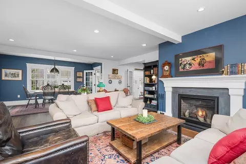 Living - 671 Main St #1, Barnstable, MA 02635 photo 1 of 1