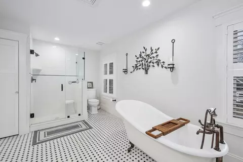 Bath - 671 Main St #1, Barnstable, MA 02635 photo 4 of 4