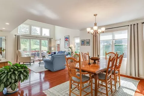 8 Holbeck Cor #8, Plymouth, MA 02360