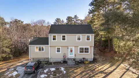 51 Justine Ave, Plymouth, MA 02360