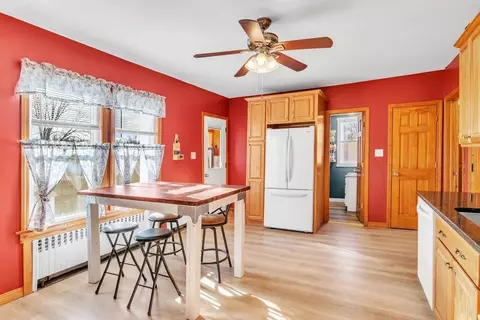 22 Berger St, Chicopee, MA 01020 photo 8