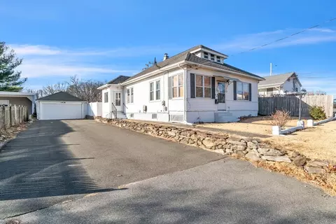 22 Berger St, Chicopee, MA 01020 photo 2
