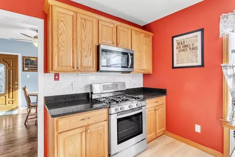 22 Berger St, Chicopee, MA 01020 photo 7