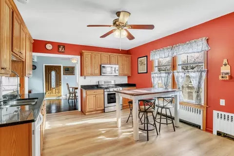 22 Berger St, Chicopee, MA 01020 photo 6