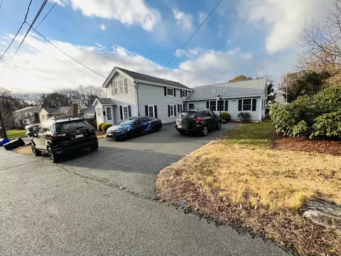 3 Fabens St, Saugus, MA 01906
