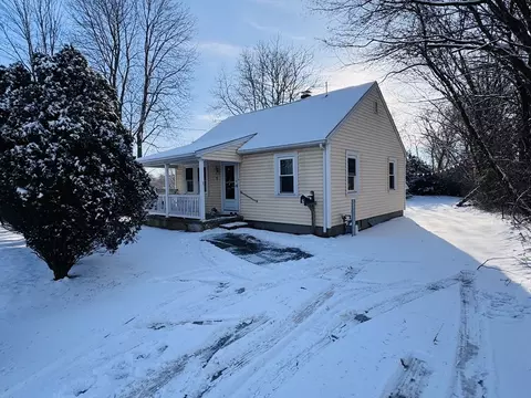 7 Dilla St, Milford, MA 01757