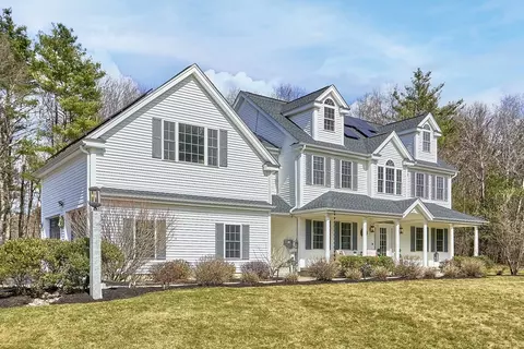 293 Reservoir Rd, Lunenburg, MA 01462