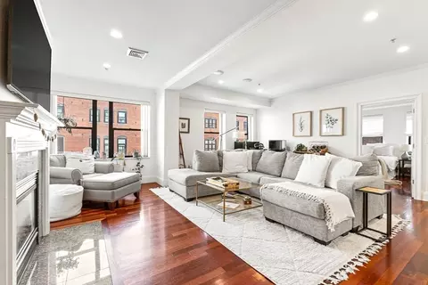 440 Commercial St #402, Boston, MA 02109