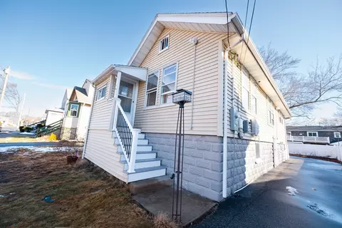 30 Henry St, Saugus, MA 01906