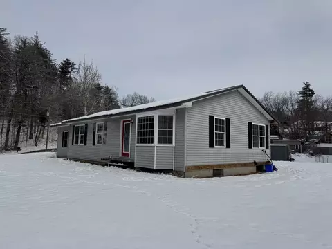 31 Strowbridge Rd, Northfield, MA 01360