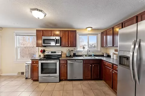154 Packard Ave, Springfield, MA 01118 photo 4