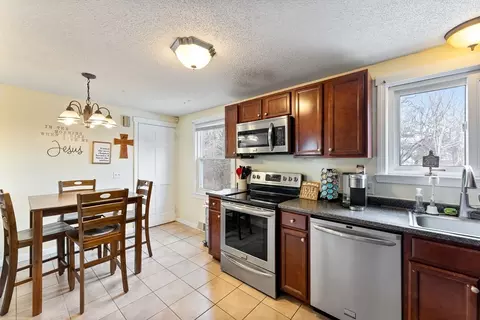 154 Packard Ave, Springfield, MA 01118 photo 6