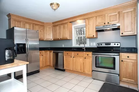 34 Ivernia Rd, Worcester, MA 01606 photo 12