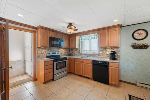 140 Moorland St, Fall River, MA 02724 photo 6