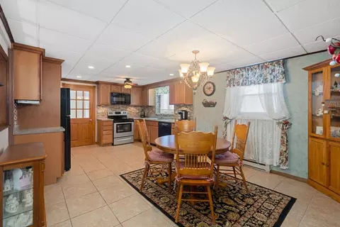 140 Moorland St, Fall River, MA 02724 photo 4