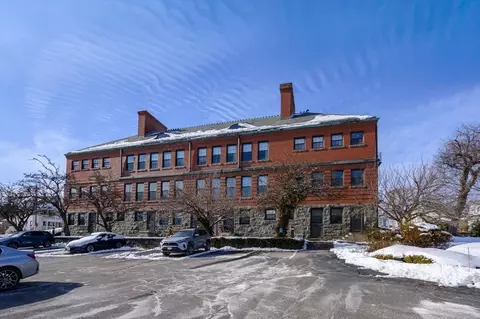 250 Whitwell St #5, Quincy, MA 02169