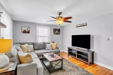 Living - 150 Lang St, Springfield, MA 01104 photo 1 of 2