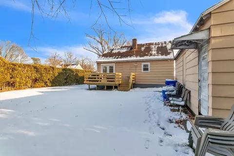 Exterior - 150 Lang St, Springfield, MA 01104 photo 4 of 5