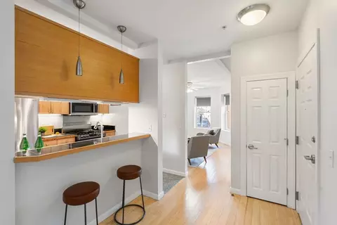 330 Summit Ave #101, Boston, MA 02135