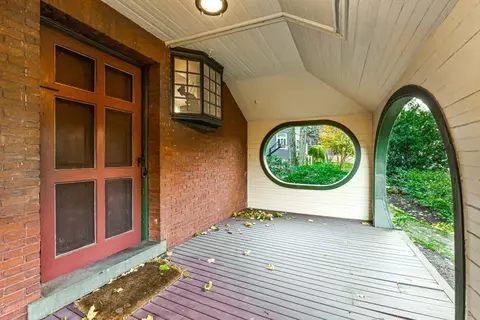 27 Irving St, Brookline, MA 02445 photo 4