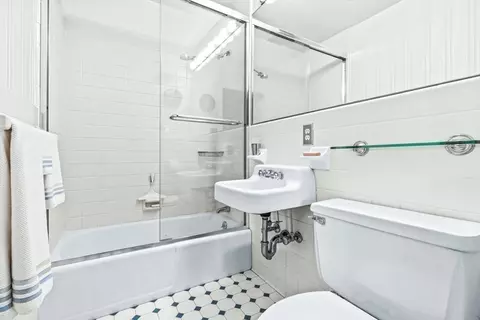 27 Irving St, Brookline, MA 02445 photo 24