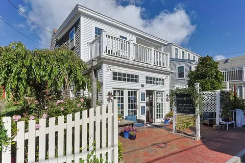 140 Commercial St, Provincetown, MA 02657