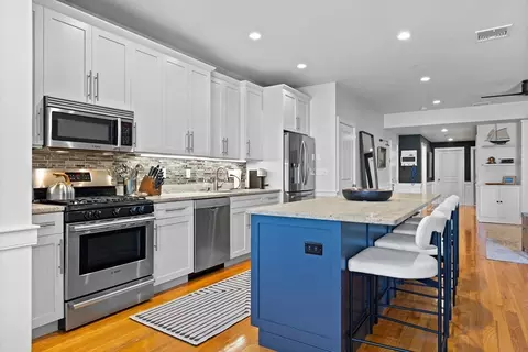 774 E 3rd St #3, Boston, MA 02127 photo 4