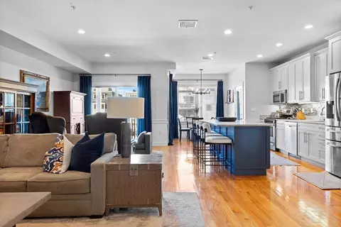 774 E 3rd St #3, Boston, MA 02127 photo 9