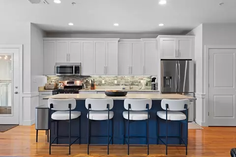 774 E 3rd St #3, Boston, MA 02127 photo 2