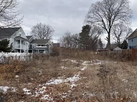 Ns Bay Street, Springfield, MA 01109