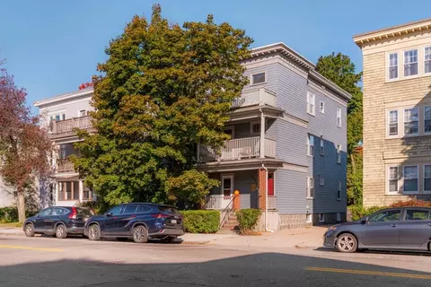 289 Belgrade Ave #2, Boston, MA 02131